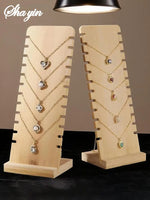 Expositor de madera para collares
