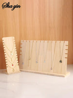 Expositor de madera para collares
